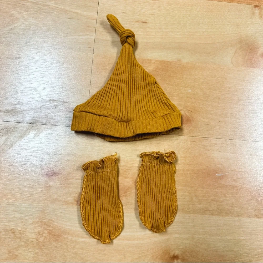 Going Home Mustard Yellow “Hi I’m New Here” 3-Piece Newborn Unisex Outfit 0-3M